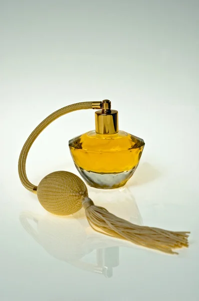 Flacon com perfume — Fotografia de Stock
