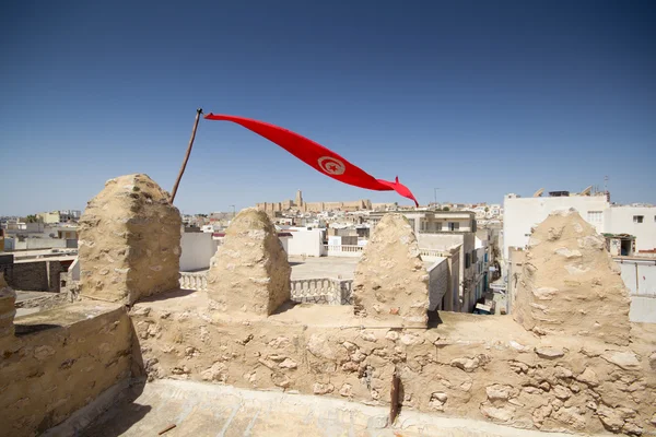 Tunisian lippu Soussessa — kuvapankkivalokuva