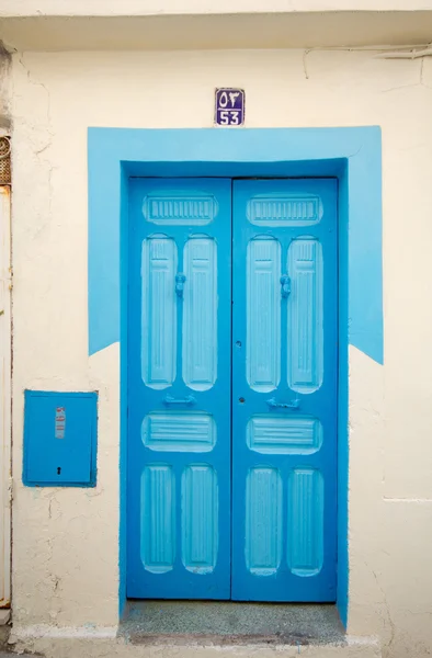 Eski mavi kapı — Stok fotoğraf