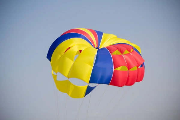 Kolorowy spadochron — Zdjęcie stockowe