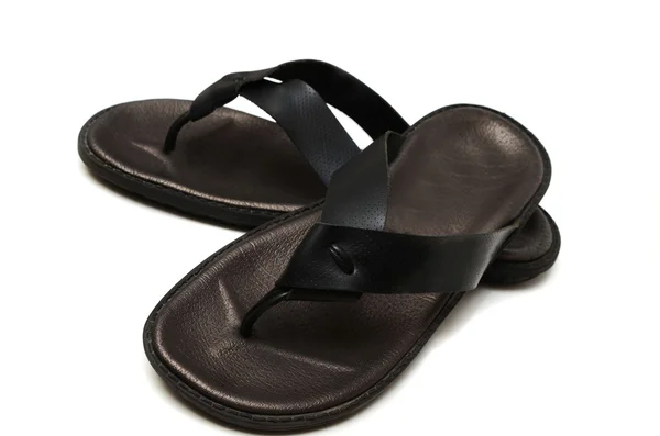 Czarne skórzane sandały — Zdjęcie stockowe