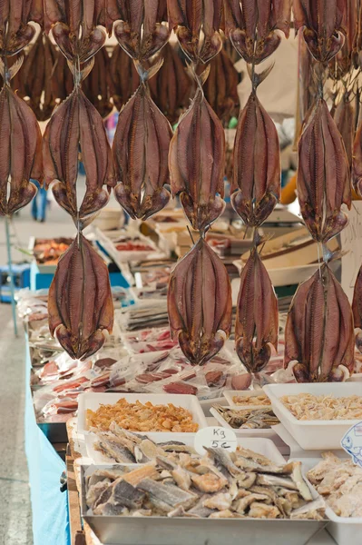Peixe no mercado de rua — Fotografia de Stock