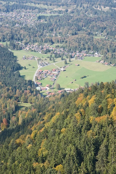 Deutsche Alpen mit Dörfern — Stockfoto
