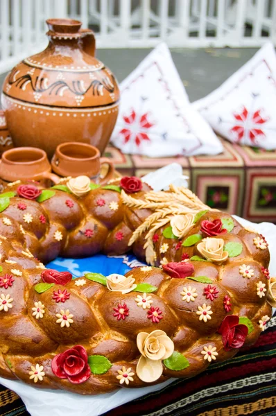 Традиционный молдавский круглый хлеб — стоковое фото
