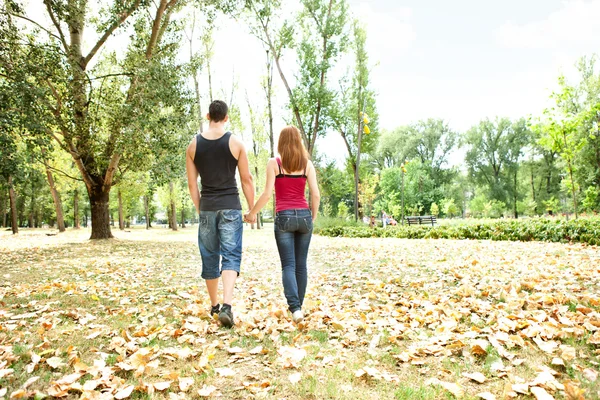 Couple in love walking — Stock Photo, Image