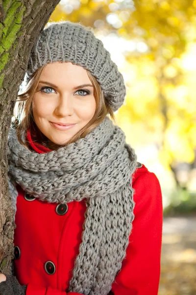 Autumn portrait of a young beauty — Stock Photo, Image