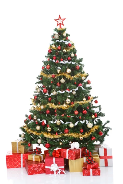 Kerstboom met geschenkdozen — Stockfoto