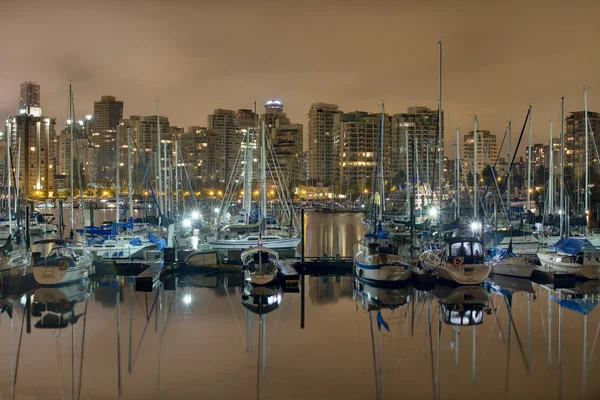 Marina langs stanley park in vancouver bc — Stockfoto