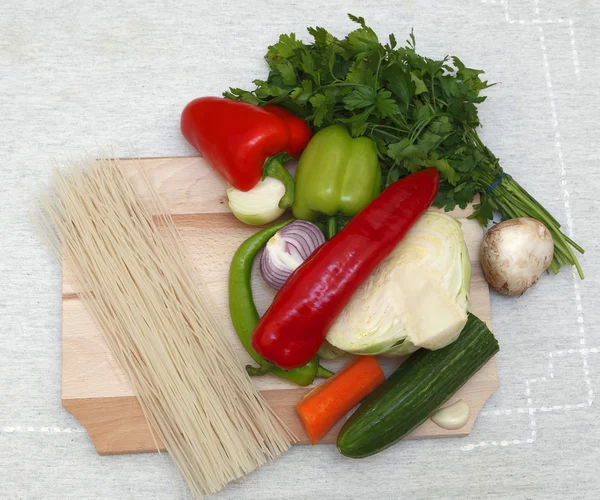 Massas alimentícias e legumes — Fotografia de Stock
