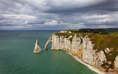 La Falaise d'Amont-Etretat clipart