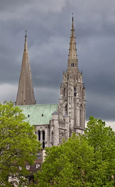 Bir Chartres kuleleri — Stok fotoğraf