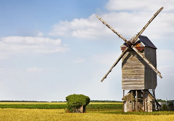 Větrný mlýn — Stock fotografie
