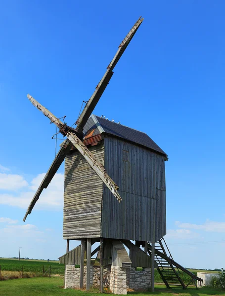 Molino de viento —  Fotos de Stock