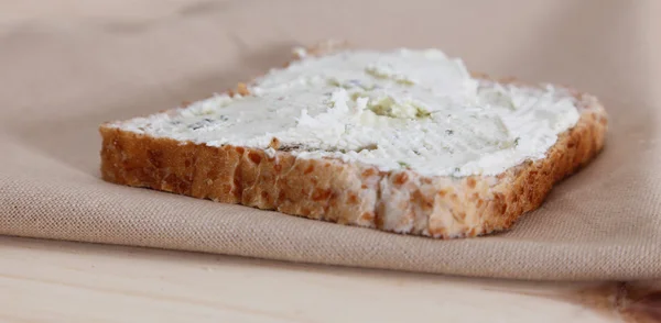 Peynirli ekmek — Stok fotoğraf