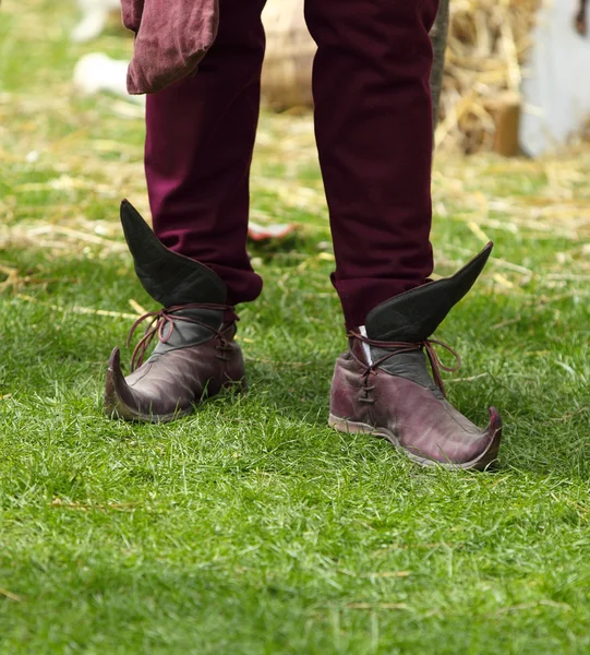 Zapatos medievales de punta larga europeos — Foto de Stock