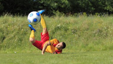 akrobatik futbolcu