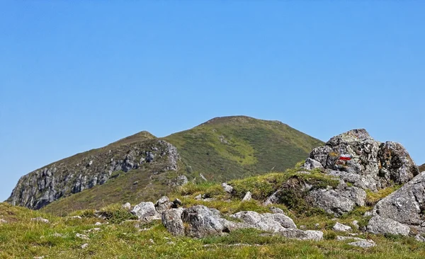 Gr μονοπάτι στον κεντρικό ορεινό όγκο — Φωτογραφία Αρχείου