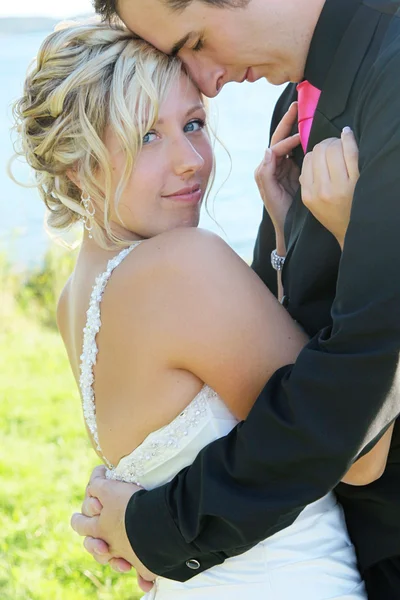 Svatba - nevěsta a ženich — Stock fotografie