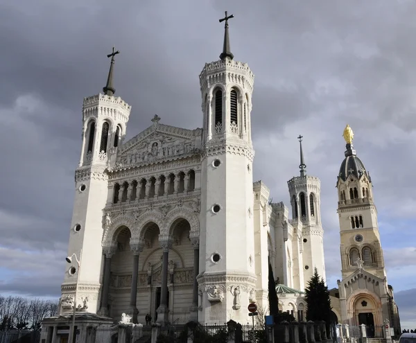 Large view of Fourviere cathedral in Lyon city — Stock Photo, Image