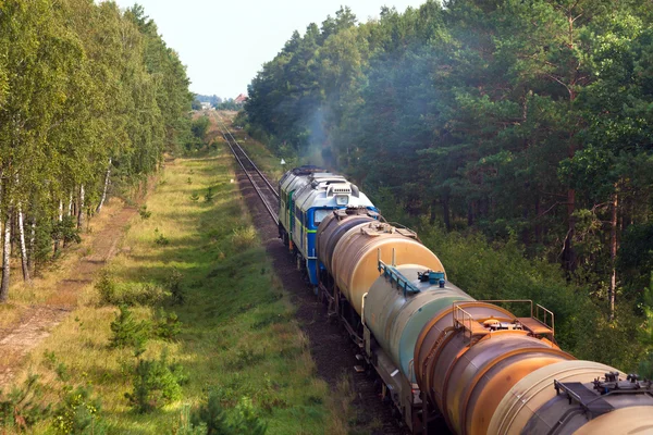 Грузовой дизельный поезд — стоковое фото