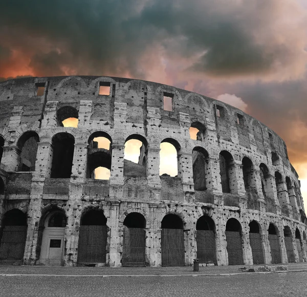 Kultovní, legendární Koloseum Řím — Stock fotografie