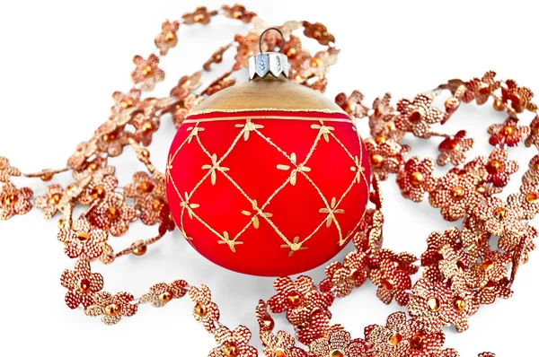 Kerstmis rode bal met kralen — Stockfoto