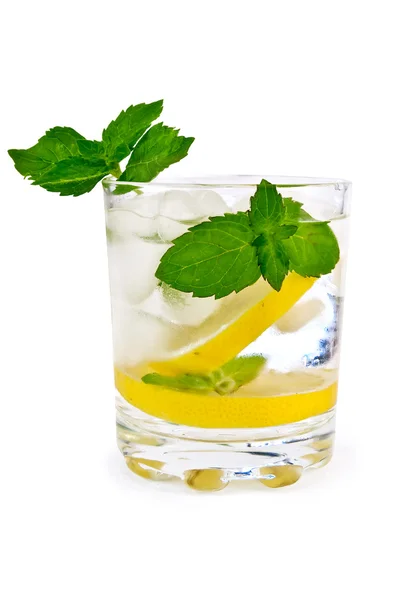 Isvatten, citron och mynta — Stockfoto