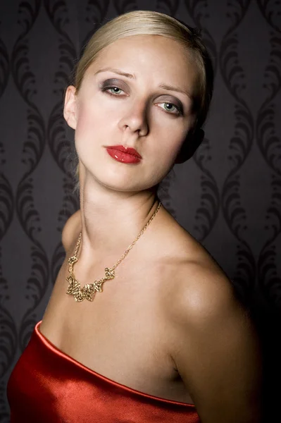 Elegant kvinna i röd — Stockfoto