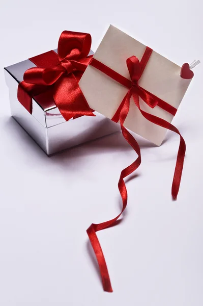 Gift with envelope — Stock Photo, Image