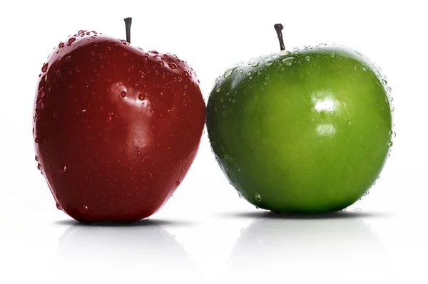 Dos manzanas frescas — Foto de Stock