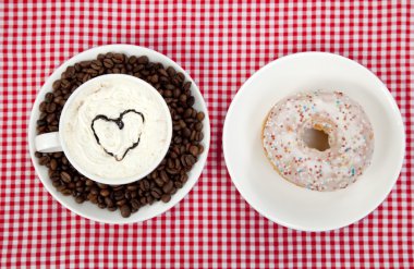 Donuts kahve tablo ile.