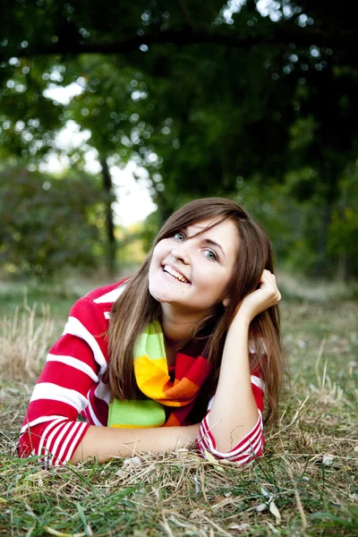 Porträtt av flicka på utomhus. — Stockfoto