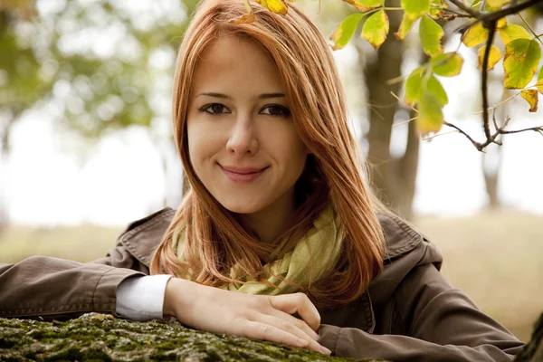 Beautiful girl at outdoor in autumn time — Stock Photo, Image