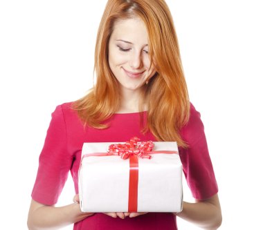 Kızıl saçlı kız elbise hediye kutusu