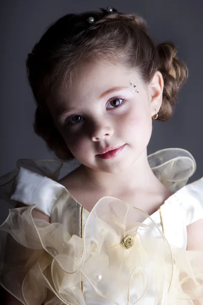 Portré aranyos kislány — Stock Fotó