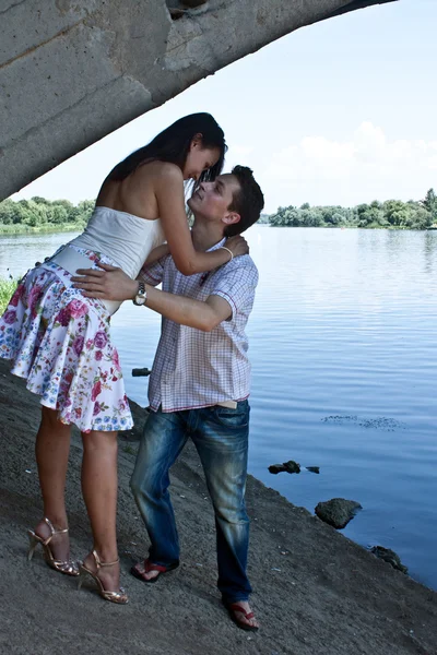 Muž a žena kiss — Stock fotografie