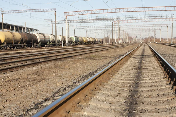 Junção ferroviária contra linhas ecléticas — Fotografia de Stock