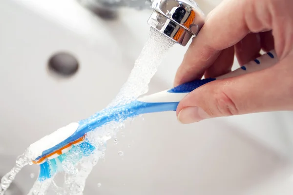 Lavage à la brosse à dents — Photo
