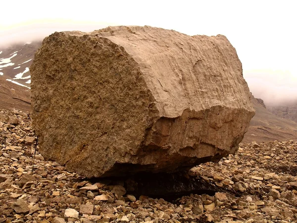 Big boulder — Stock Photo, Image