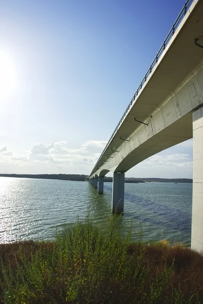 Bridge on Lake of Alqueva park, Portugal — Stock Photo, Image