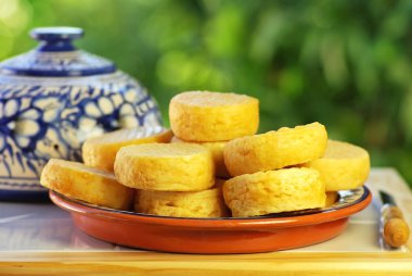 Portekizli Peynir tabağı ve bıçak.