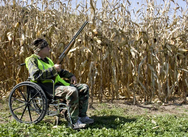 Hunting from a wheelchair — Stock Photo, Image