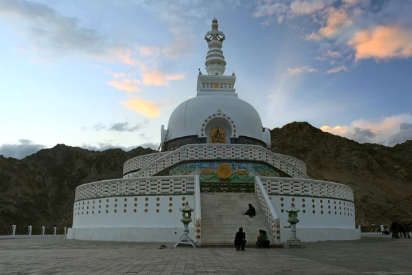 Shanti stupa, leh, Ladakhu, Indie — Stock fotografie