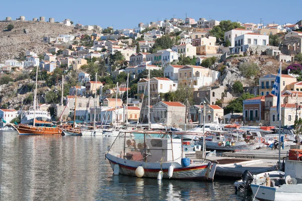 Gialos, hamnen i symi, Grekland. — Stockfoto