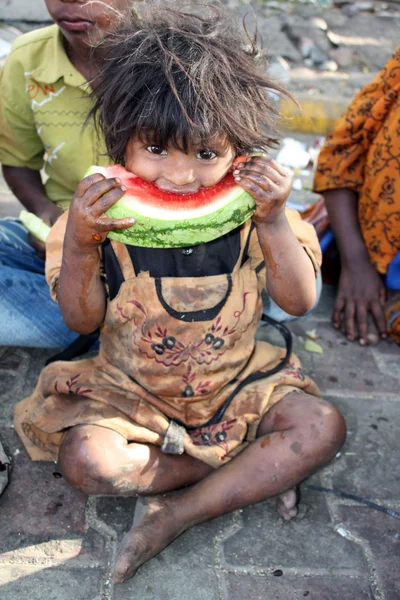 Hladový chudák holka — Stock fotografie