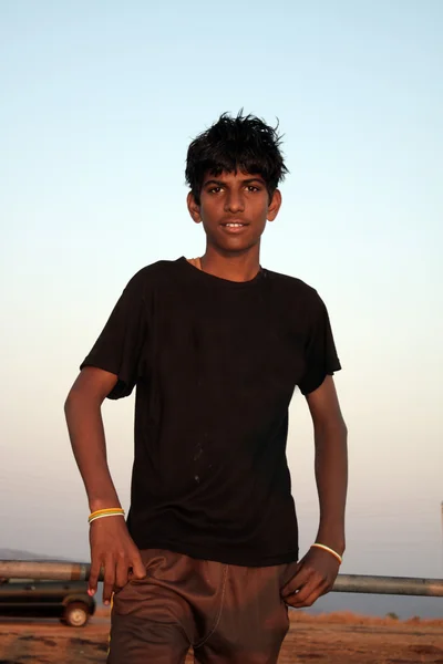 노점에서 인도 소년 — 스톡 사진