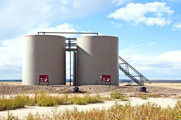 Lagertanks für Rohöl — Stockfoto