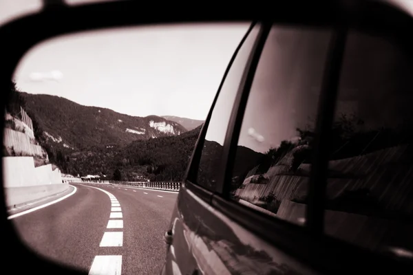 Reflejo del espejo del coche — Foto de Stock