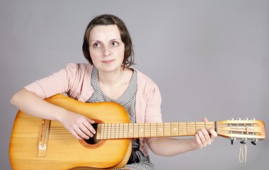 gitar çalmak