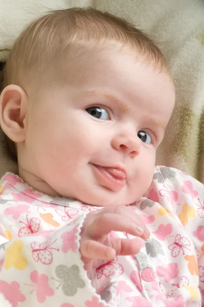 Felice bambino bastone lingua fuori — Foto Stock
